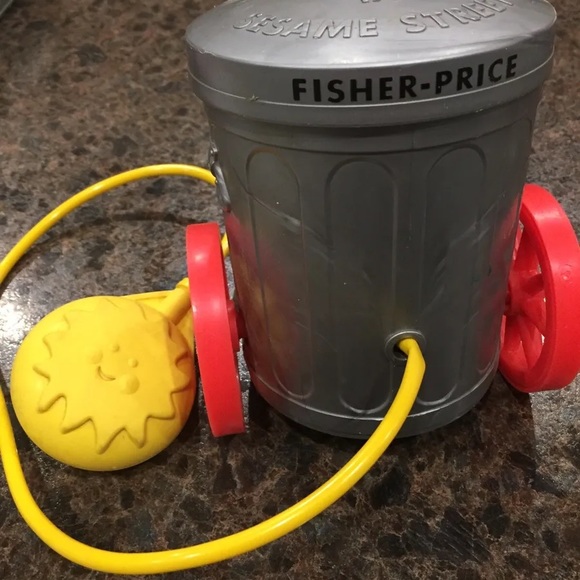 Fisher Price Sesame Street Oscar the Grouch Toy - Picture 2 of 3